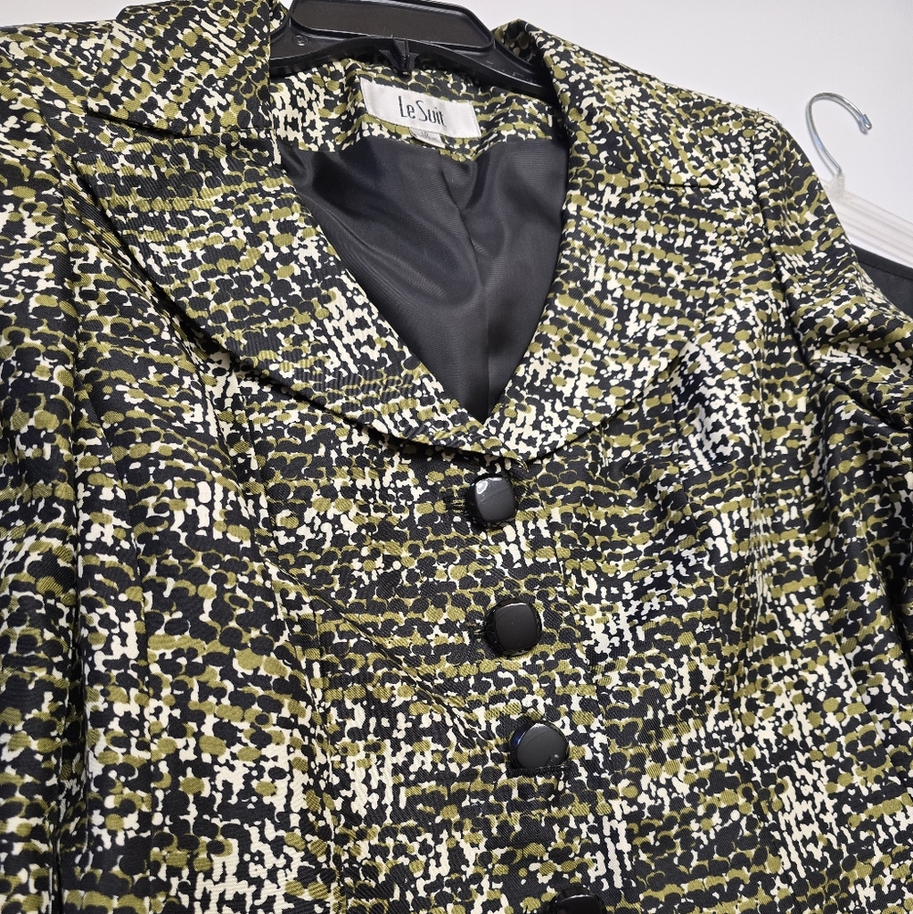 Le Suit Black and Olive Green Skirt & Blazer Size 10 - Picture 4 of 14